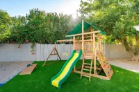Golf Simulator Pool Sports Court Sleeps 24 - Bungalows