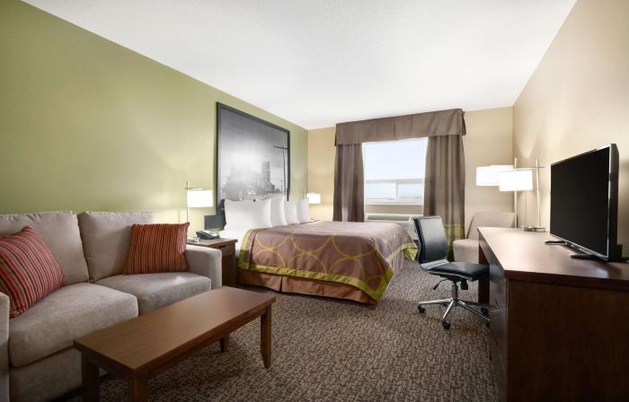 Super 8 by Wyndham Regina