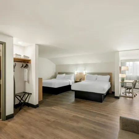 Spark by Hilton Freeport