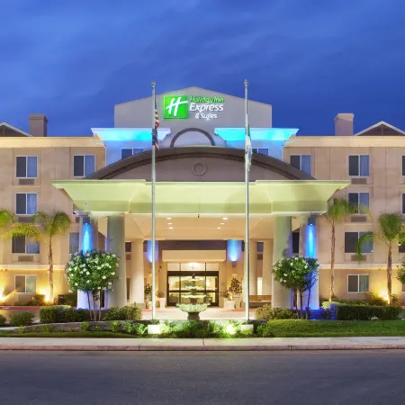 Holiday Inn Express & Suites FRESNO (RIVER PARK) HWY 41 by IHG
