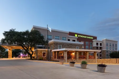 Wyndham Garden San Antonio Airport Northeast - Airport Shuttle