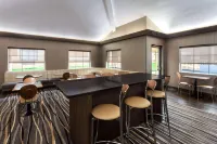 Super 8 by Wyndham Copley Akron - 2 étoiles