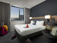 Moxy Southampton Hotels near Bargate