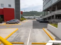 Ibis Queretaro - parking