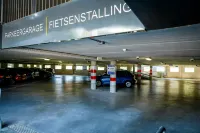 Bastion Hotel Utrecht - Parkplatz