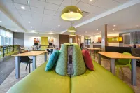 Home2 Suites by Hilton Eau Claire South - Parkplatz