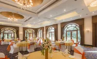 Gateway Aurangabad - Chhatrapati Sambhaji Nagar - breakfast