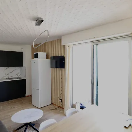 Panoramic Sea View – Cozy Renovated Apartment