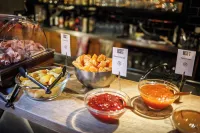 The Circus Hostel - breakfast