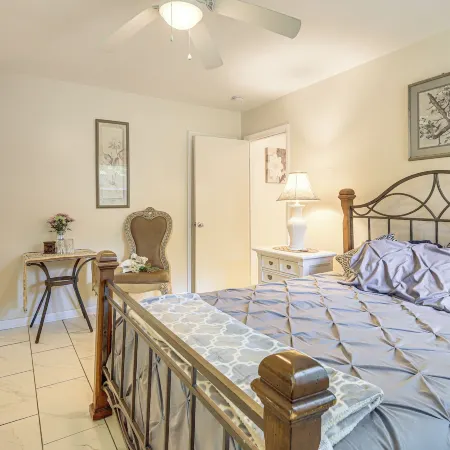 Cozy Georgia Gem on 3.5 Acres: Eat, Shop, Explore!
