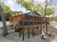 Cozy Lake Front Cabin23, Resort Pool,HotTub,Fire Pit,Kayaks,Pickle Ball,Trails!! - 샬레 호텔