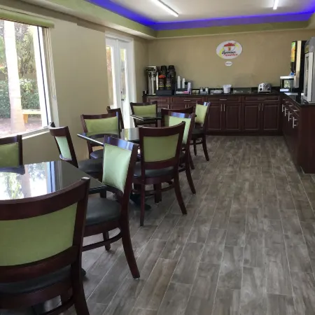 Super 8 by Wyndham Sarasota Near Siesta Key
