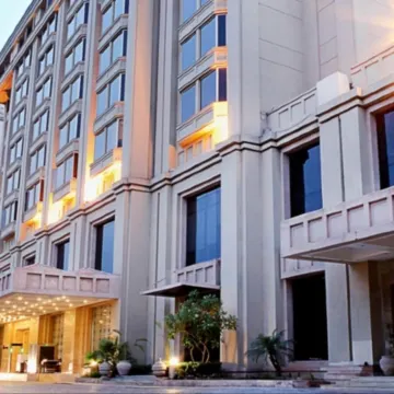 The Metropolitan Hotel & Spa New Delhi Hotels near Gurdwara Bangla Sahib