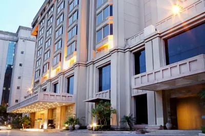 The Metropolitan Hotel & Spa New Delhi Hotels near Rajiv Chowk