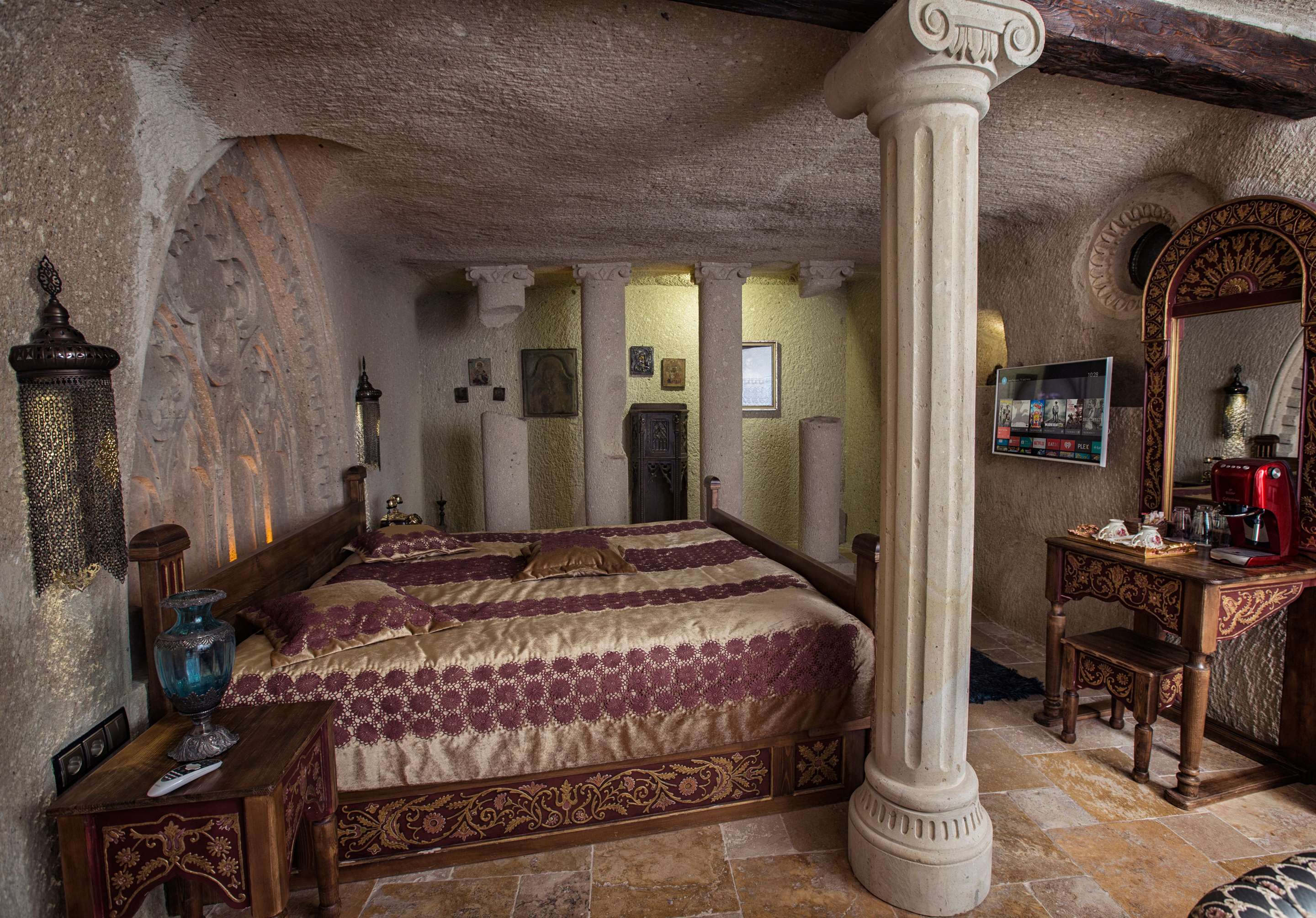 Elika Cave Suites