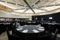 DoubleTree by Hilton Esplanade Darwin - bar