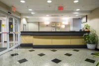 Red Roof Inn & Suites Philadelphia - Bellmawr Hotels in Deptford