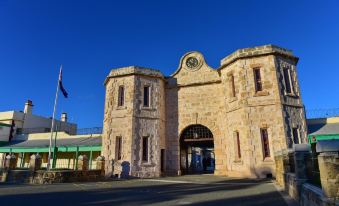 Fremantle Boutique Accommodation - Maand up