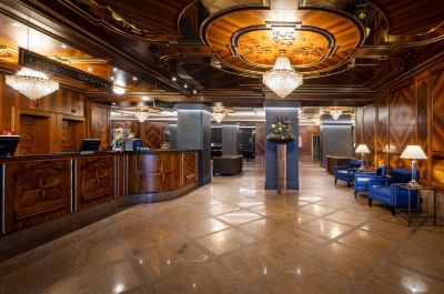 フロントデスク グランド ホテル ツェルマッターホフの写真