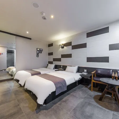 S& Hotel
