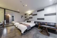 เอสแอนด์ โฮเทล