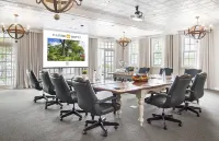 Manoir Hovey Hotels in Ayers Cliff