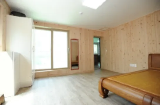 Wanju Sopungganeunnal Pension Hotels near Daedunsan Provincial Park