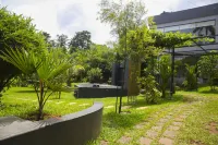 Casa Rio Resorts Athirappilly Hotels near Athirappilly Waterfalls Bottom View Point