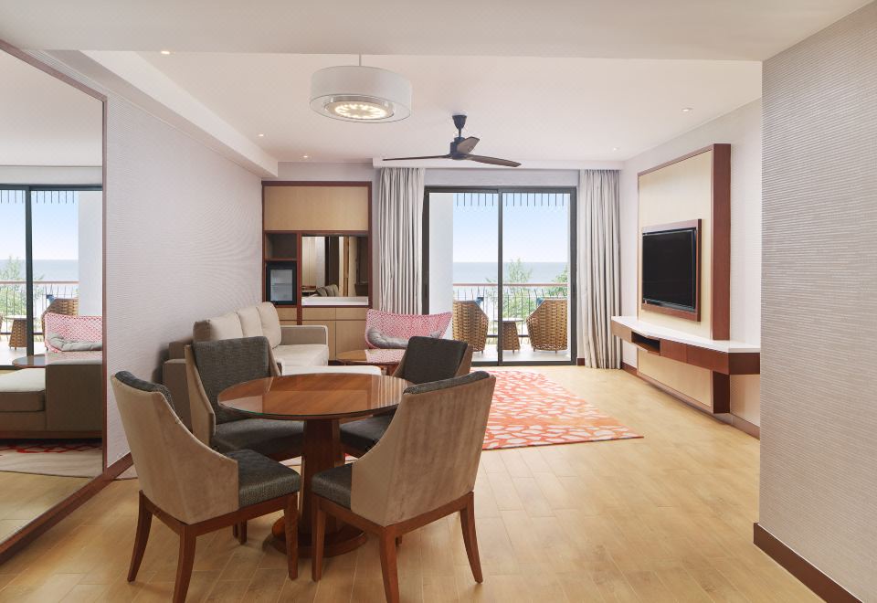 더 웨스틴 데사루 코스트 리조트의 아름다운 해변 전경