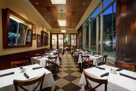 Hilton Garden Inn Washington DC/Georgetown Area Отели рядом с достопримечательностью «Original Founding Church of Scientology»