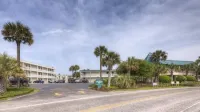 Oceanfront Litchfield Inn