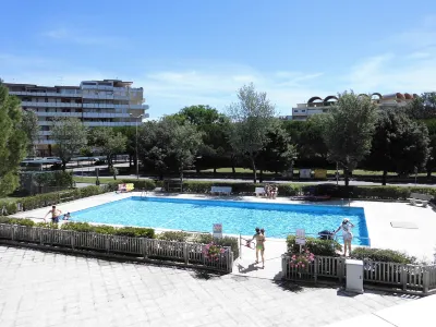 Lovely and Functional Studio for 2 - Shared Pool