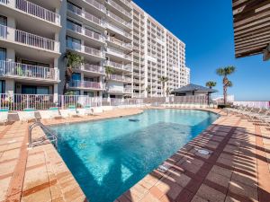 Spacious 4th Floor Condo on the Beach in the Heart of Orange Beach