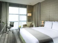 Holiday Inn BANGKOK SUKHUMVIT by IHG Hotels near محطة بي تي إس - آسوك