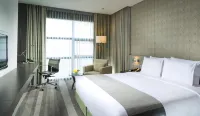 Holiday Inn Bangkok Sukhumvit Hotels near Dinosaur Planet