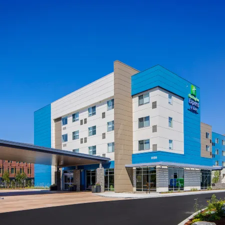 Holiday Inn Express & Suites PORTLAND AIRPORT by IHG