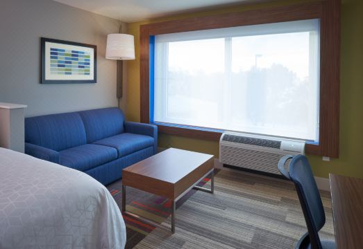 3. 홀리데이 인 익..