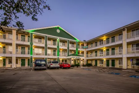 HomeTowne Studios Austin