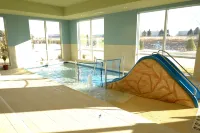 Holiday Inn Express & Suites ONALASKA - LA CROSSE AREA by IHG - Pools