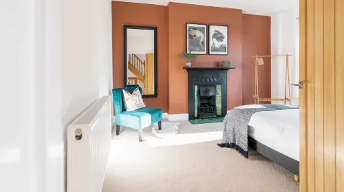 4 Bedroom Home w/ Free Parking - Tŷ Hapus Newport - 4 étoiles
