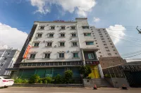 Gyeongsan Jinliyang Glam Hotel (Glam)
