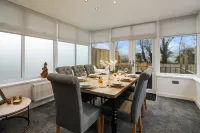 Plas Gwyn - Large Cottage Walk to Beach