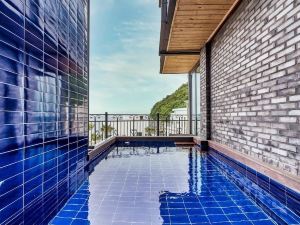 LIM Sea Side Poolvilla Pension