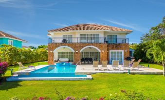 Beautiful 5-Bdr 2 Levels Villa for Rent
