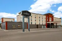 Ramada by Wyndham St. Paul AB 세븐일레븐 주변 호텔