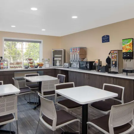 Microtel Inn & Suites by Wyndham Columbia/Fort Jackson N