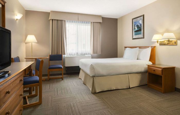 Days Inn by Wyndham Hinton