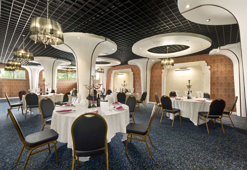 5. 라마다 버밍엄 ..