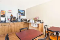 Super 8 by Wyndham Montgomery Maybrook Hotel a Montgomery