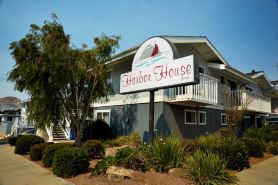 Harbor House Inn